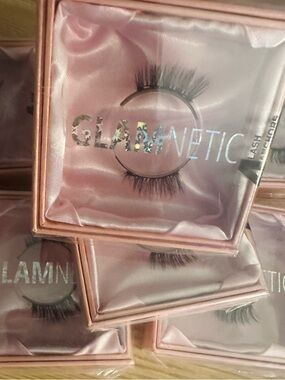 GLAMNETIC Magnetic False Lashes in Blush Pink Packaging